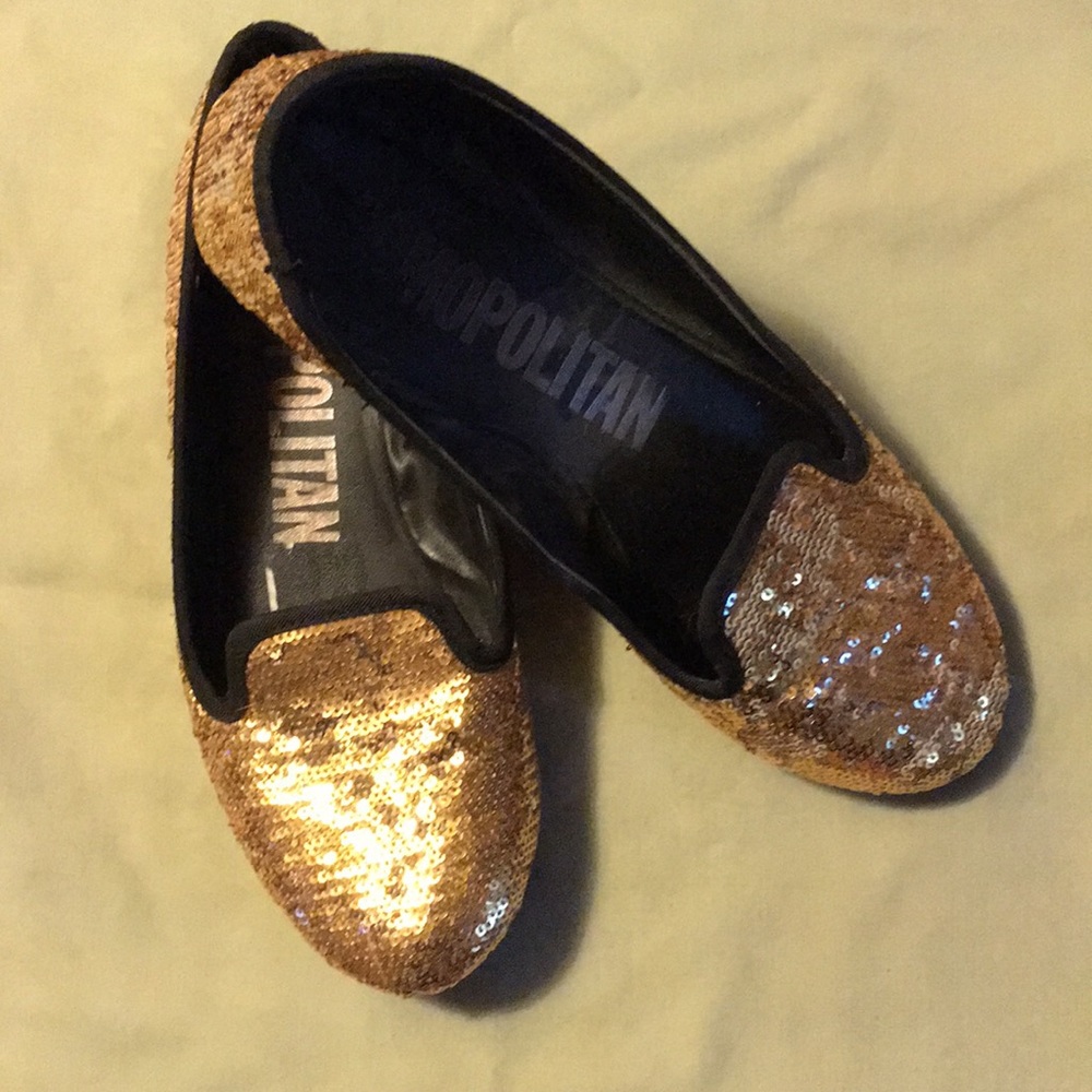 Gold sparkly flats for summer fun!